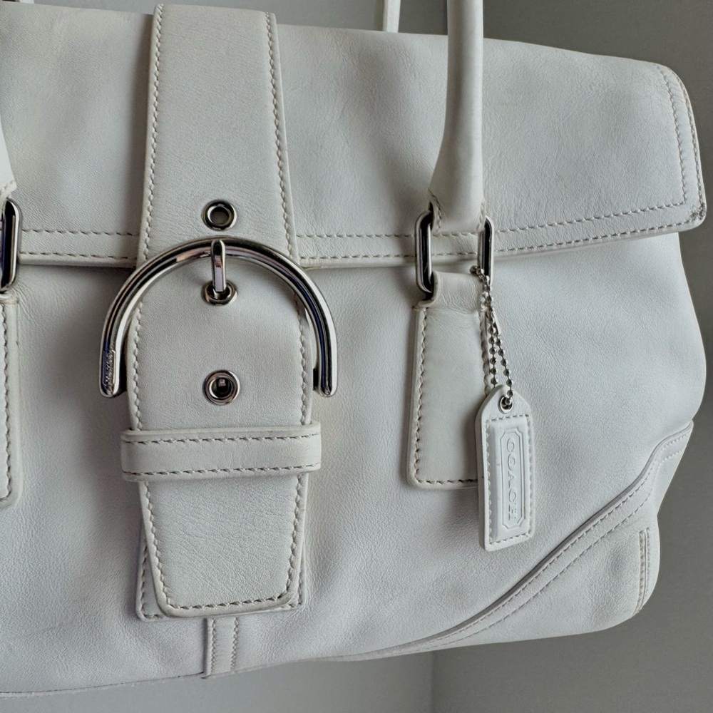 Vintage Coach Shoulder Bag SoHo Buckle Flap in white leather - Picture 6 of 7